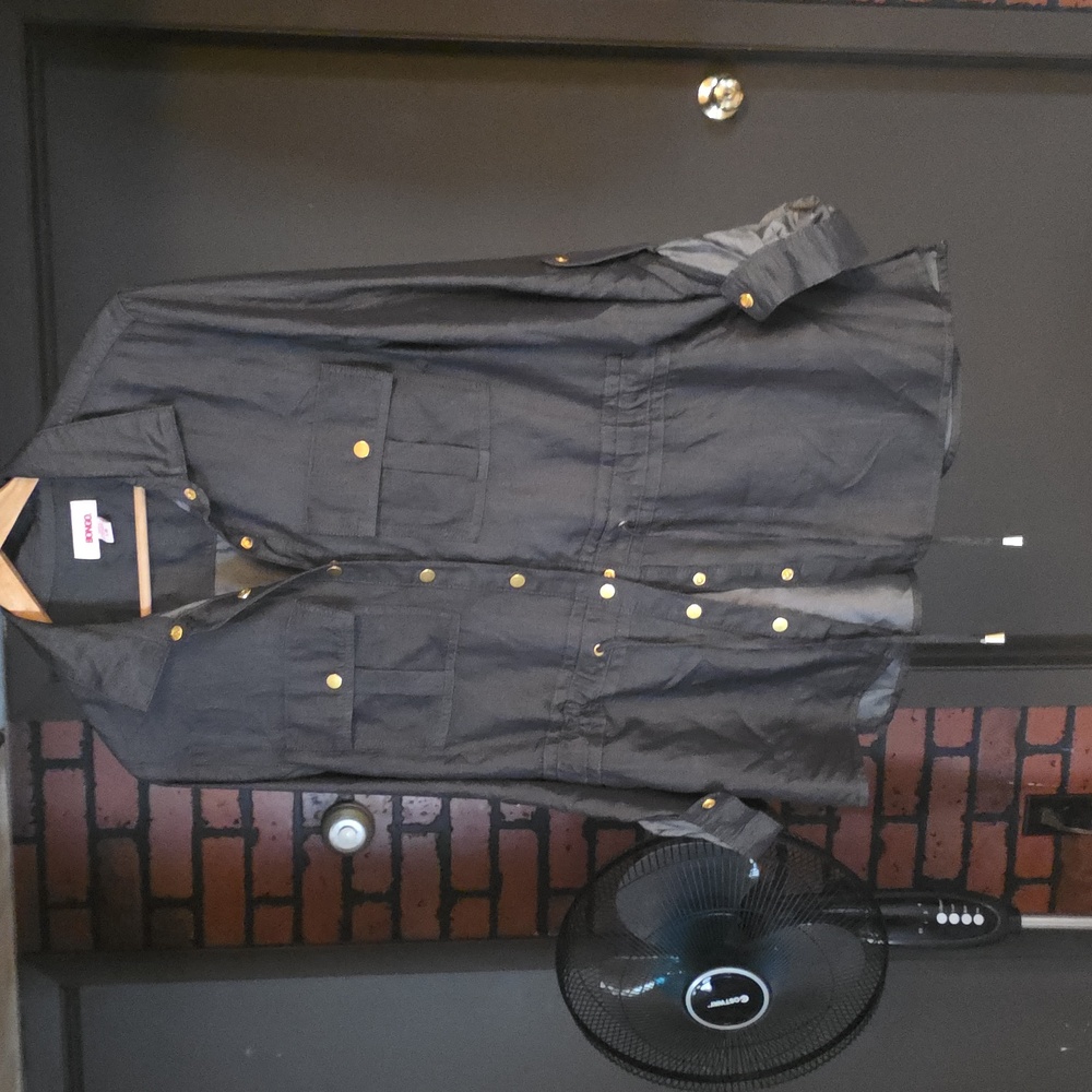 Bottom down shirt/ light jacket